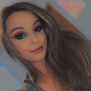 Meet your Posher, Joelle